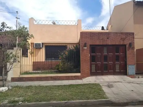 CASA  PH EN TEMPERLEY.