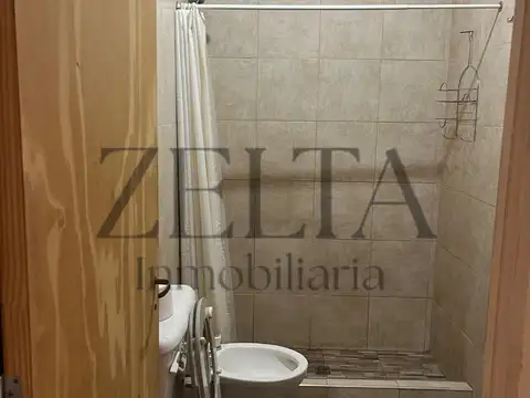 Casa en Alquiler con 2 cocheras