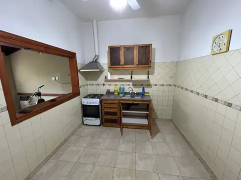 CASA 3 AMB. + DPTO 2 AMB. IDEAL 2 FAMILIAS.