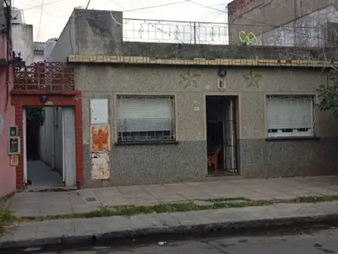 Venta galpon  mas casa 3 amb en Lomas de Mirador
