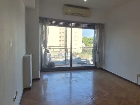 EXCELENTE 3 AMBIENTES EN CASEROS CENTRO