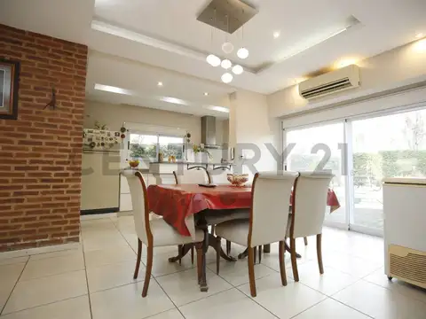 Casa en venta en Gonnet a metros de la República de los Niños