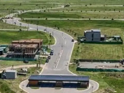 Lote B° Cdo Village Plaza