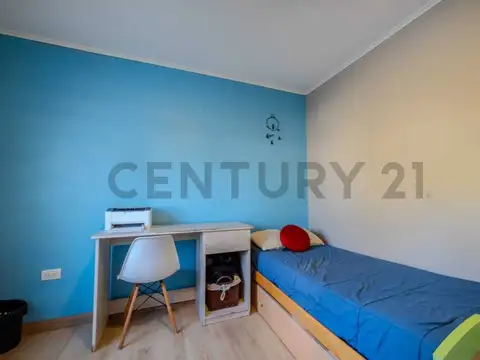 Chalet 5 ambientes en Venta Miguel Sagastizabal 7400