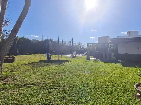 Excepcional Casa de Una Planta con Amplios Espacios y Comodidades- En Venta