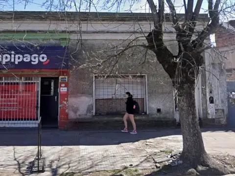 Venta en Bloque: Casa, Galpón y Local sobre Lote de 627 m² -