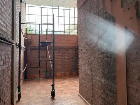 Oficina en Alquiler en Montecarlo, $ 950.000
