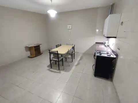 HERMOSO DEPTO DE UN DORMITORIO CON PATIO Y PARRILLERO