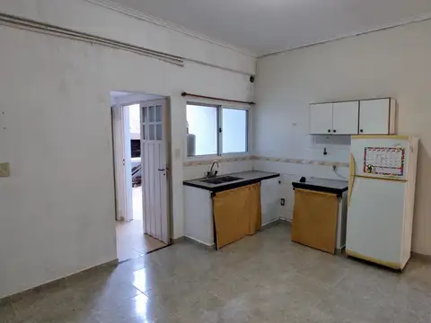 PH en Alquiler 2 Ambientes con Patio y Parrilla