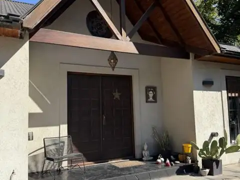 Casa en Alquiler en Villa Gobernador Udaondo, USD 2.000