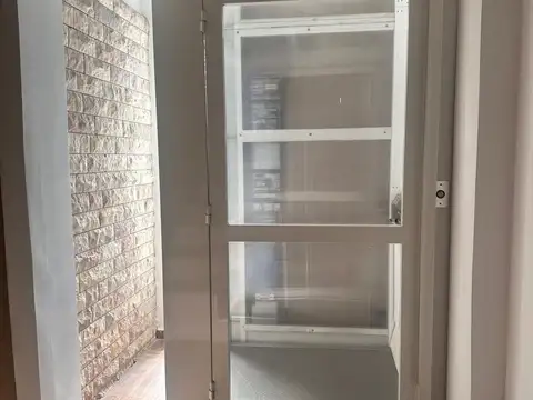Casa 8 ambientes con 4 baños