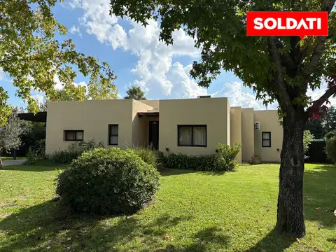 Roble joven, casa en venta lote central
