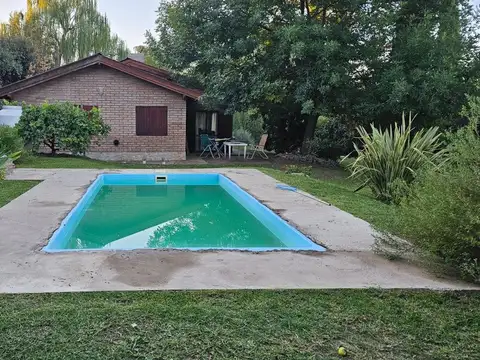 Casa en Venta con 2 cocheras