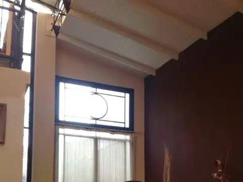 Casa 7 ambientes con 1 baño