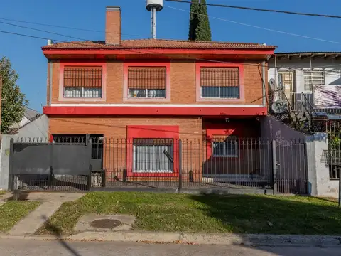 CASA EN VENTA EN JAGUEL 5 AMBIENTES APTA CREDITO