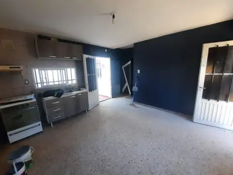 Casa 3 ambientes con 1 baño