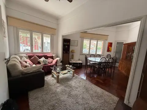 Casa 6 ambientes venta en flores terraza quincho