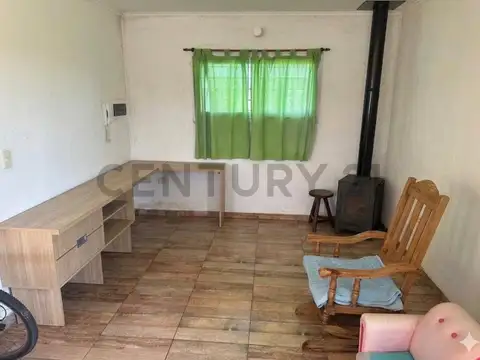 Casa 3 ambientes con 1 baño