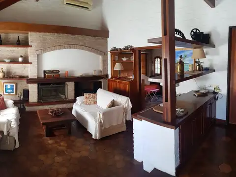 650 m2 Casa en Larena Country