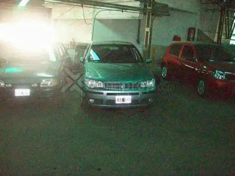 Excelente Cochera en Balvanera. Peron al 2700. Gran oportunidad