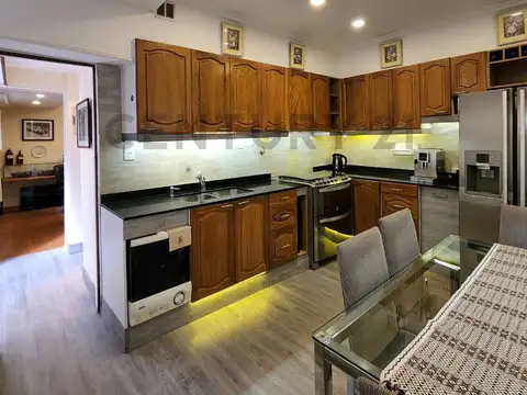 Venta PH  sin expensas 4 dormitorios, 2 baños, patio cubierto, terraza.Barrio Flores