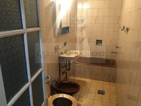 Casa 4 ambientes con 1 baño