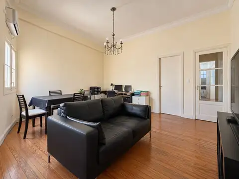 Depto Tipo Casa en Venta 75 años