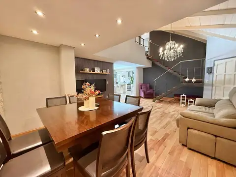 Casa en Venta en Castelar, USD 390.000