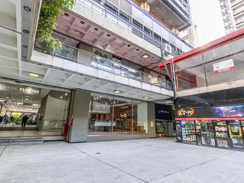 Alquiler local comercial con entrepiso en Galería Jardín, Microcentro