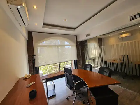 Oficina 4 ambientes con 2 baños