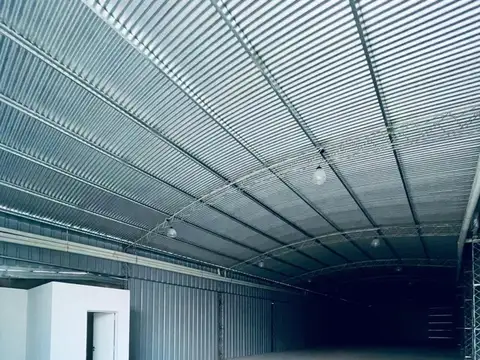 Galpón 400 m2 apto para usos múltiples a estrenar