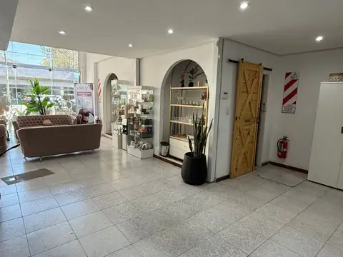 Local De 330 M2 En Alquiler Sobre Av. Pte.  Perón - San Miguel