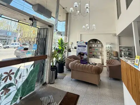 Local De 330 M2 En Alquiler Sobre Av. Pte.  Perón - San Miguel