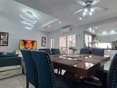 Depto Tipo Casa en Venta 8 años