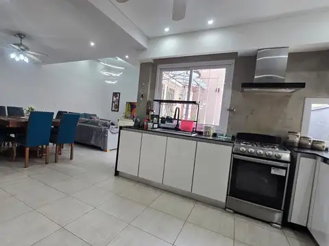 Depto Tipo Casa en Venta de 4 ambientes