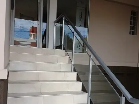 MUY LINDO DEPARTAMENTO EN VENTA EN CARLOS PAZ, EN EDIFICIO FINCAS DEL LAGO 1, 2 DORMITORIOS