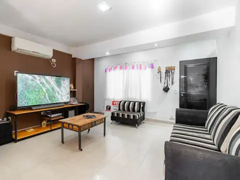 Casa en Venta en Isidro Casanova, USD 78.000