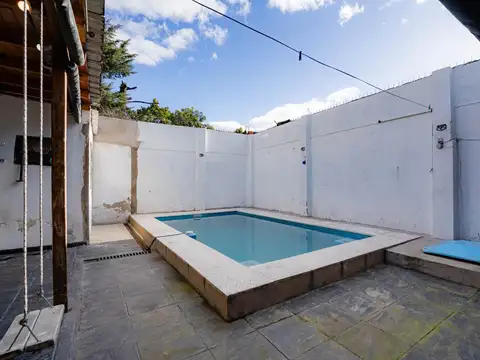 Casa 3 ambientes con pileta y parrilla-Isidro Casanova