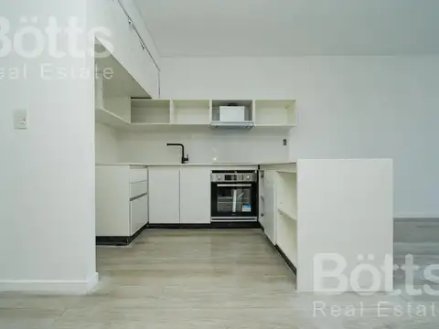 Hermoso departamento de dos ambiente al frente y balcón