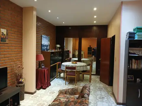 Depto Tipo Casa en Venta 50 años