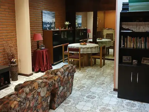 MUY LINDO P.H CON ENTRADA INDEPENDIENTE (SOLO 2 UNIDADES) 2 PATIOS Y TERRAZA PROPIA