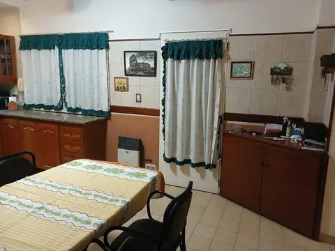 MUY LINDO P.H CON ENTRADA INDEPENDIENTE (SOLO 2 UNIDADES) 2 PATIOS Y TERRAZA PROPIA