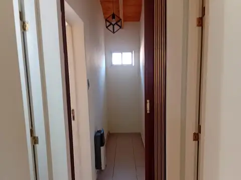 Casa en Alquiler con 2 cocheras