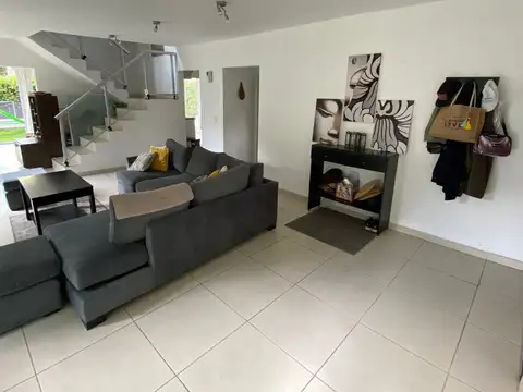 Casa en Venta en El Jaguel, USD 180.000