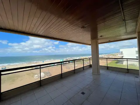 Departamento 5 ambientes con 4 baños