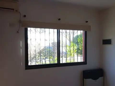 CASA EN ALQUILER PUEBLO ESTHER