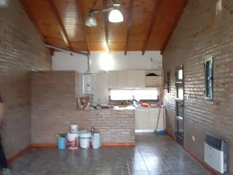 Casa en Alquiler con 2 cocheras