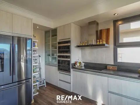 Casa 4 ambientes con 4 baños