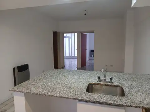PARQUE CHACABUCO - CACHIMAYO 1400 -  PH 3 AMBIENTES SIN EXPENSAS  