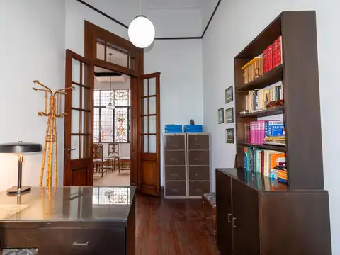 CASA EN VENTA 3 DORMITORIOS BARRIO LOURDES